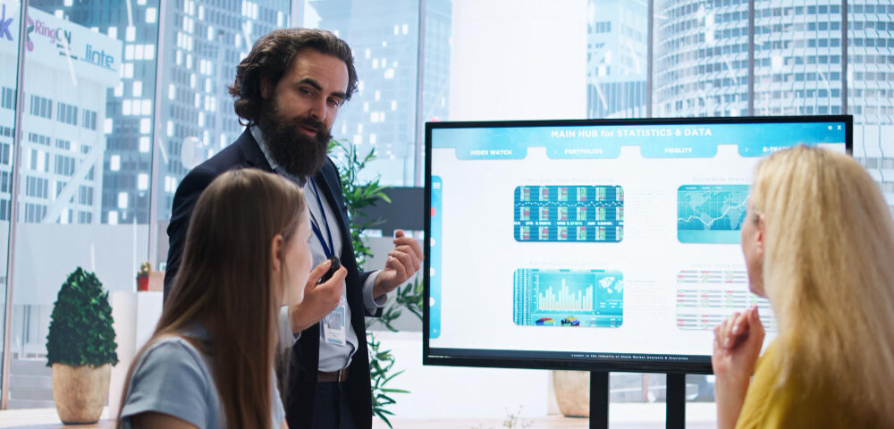 Why Digital Out-of-Home (DOOH) is the Rising Star in Programmatic Advertising