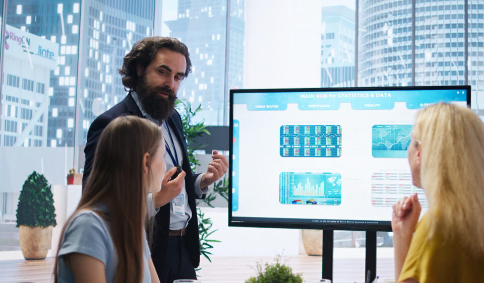 Why Digital Out-of-Home (DOOH) is the Rising Star in Programmatic Advertising